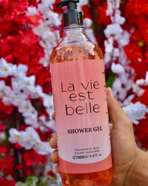 شاور جيل مغذي و مرطب للبشره